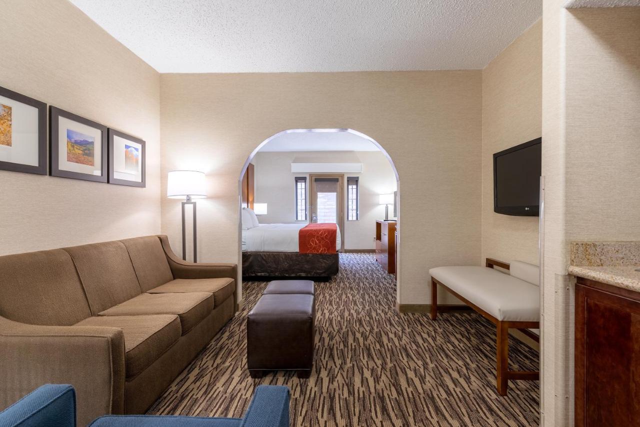 Comfort Suites Golden West On Evergreen Parkway Екстериор снимка