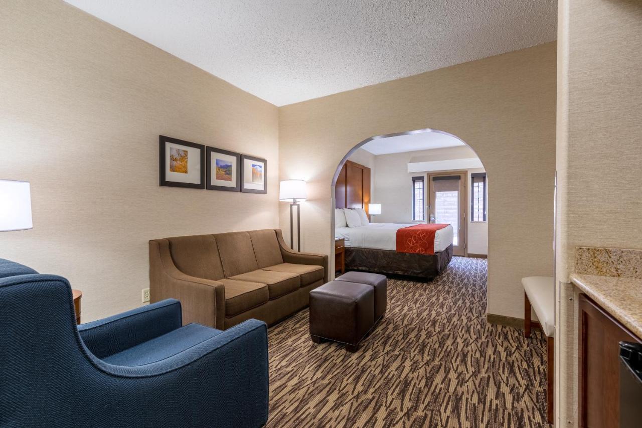 Comfort Suites Golden West On Evergreen Parkway Екстериор снимка