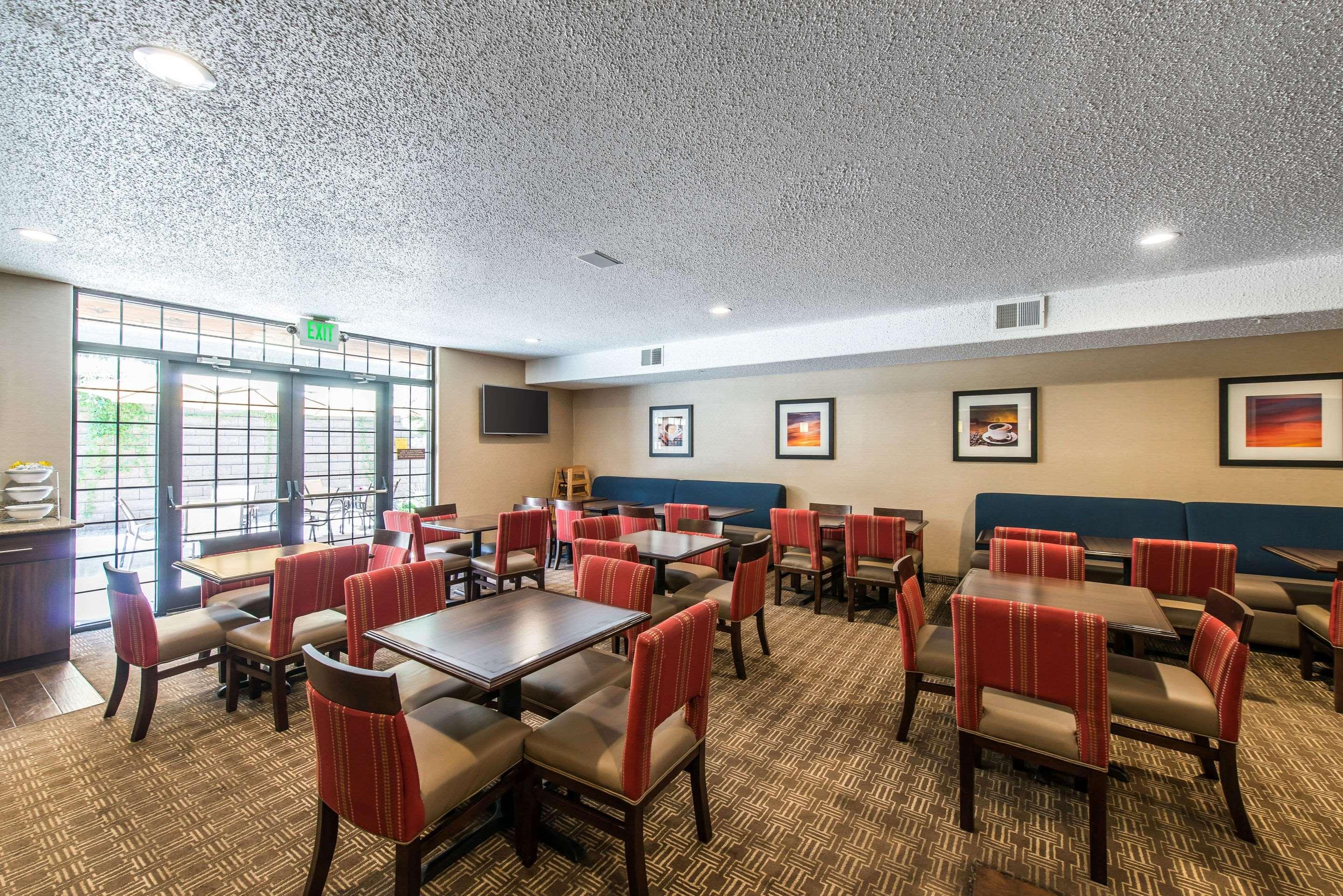 Comfort Suites Golden West On Evergreen Parkway Екстериор снимка