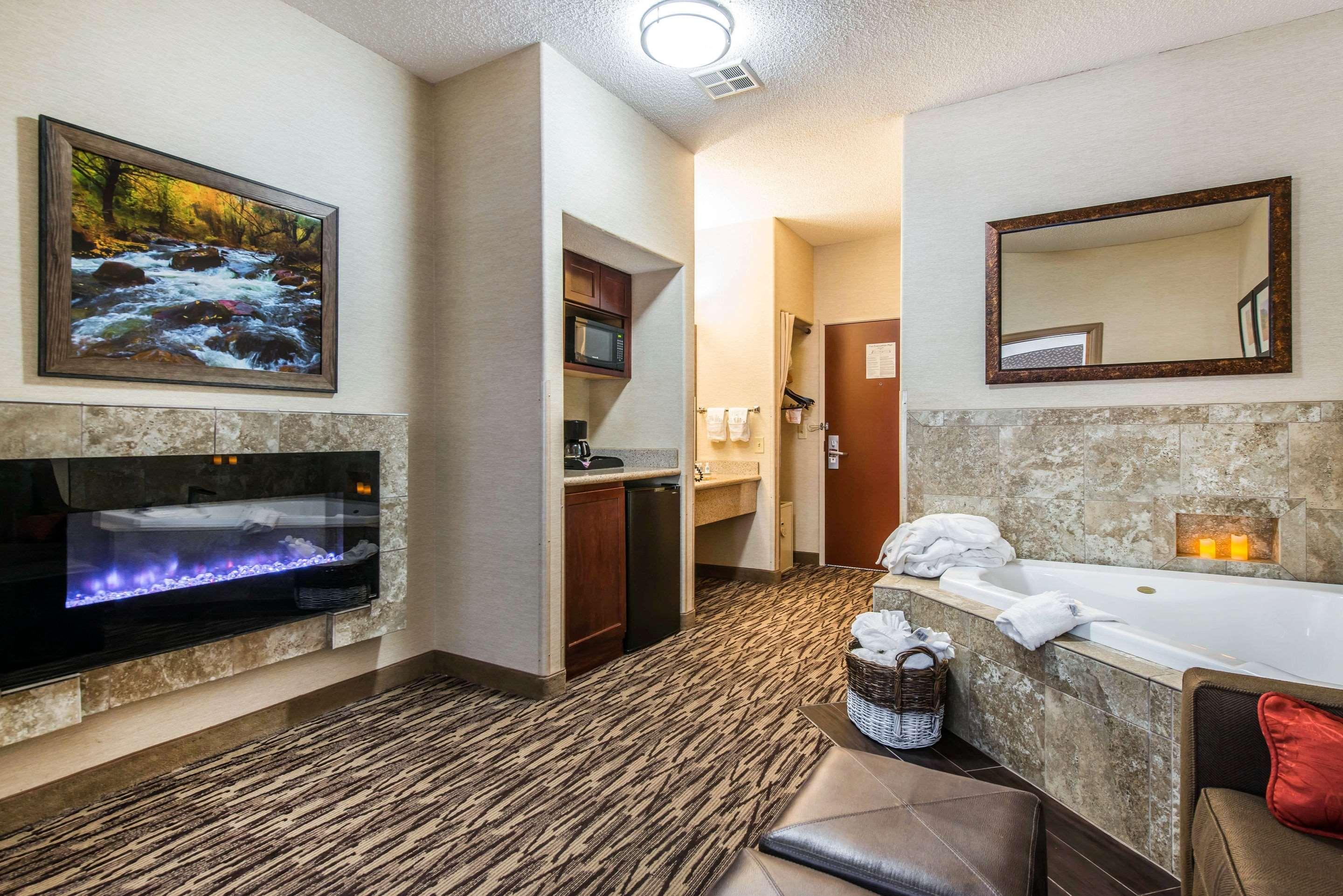Comfort Suites Golden West On Evergreen Parkway Екстериор снимка