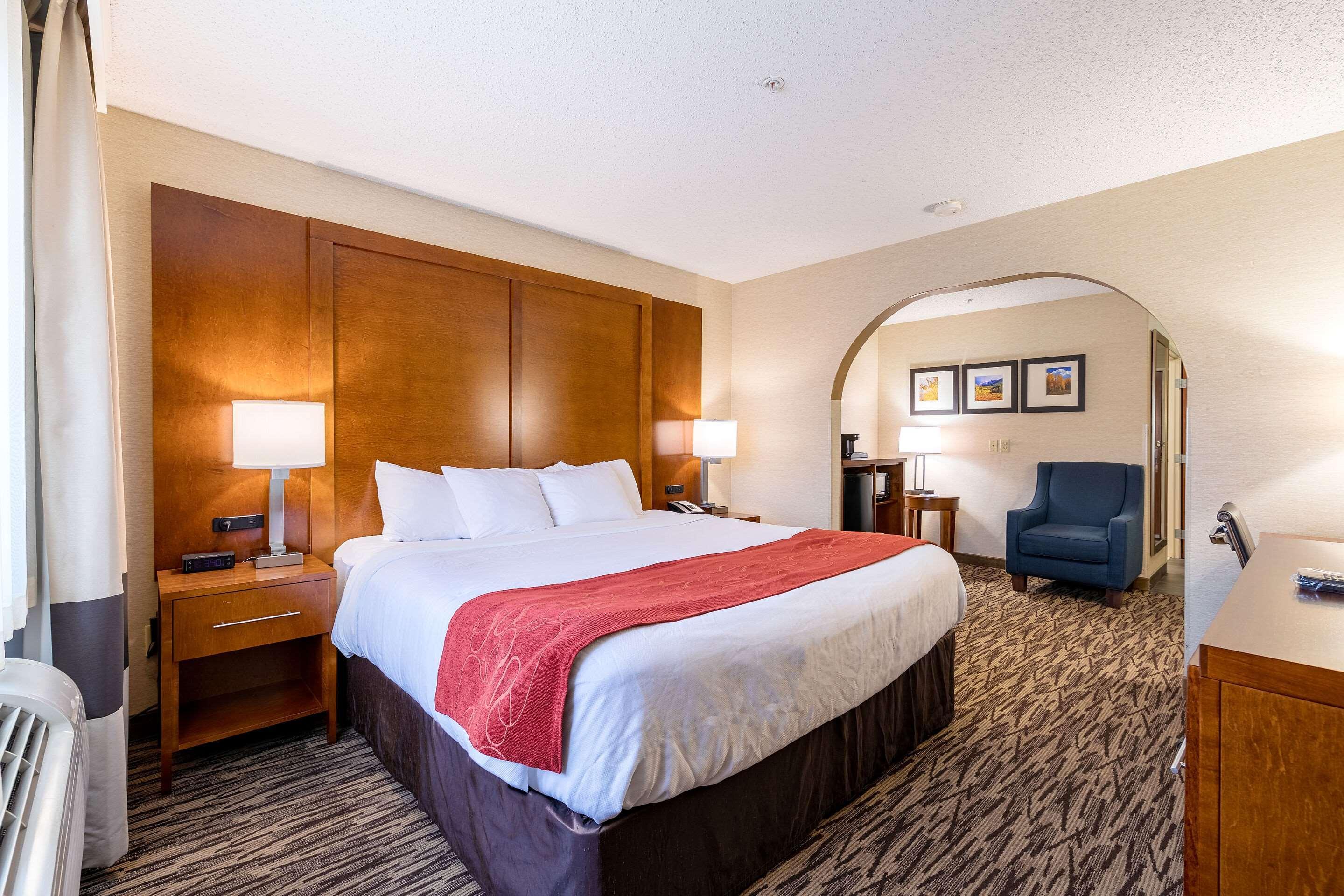 Comfort Suites Golden West On Evergreen Parkway Екстериор снимка
