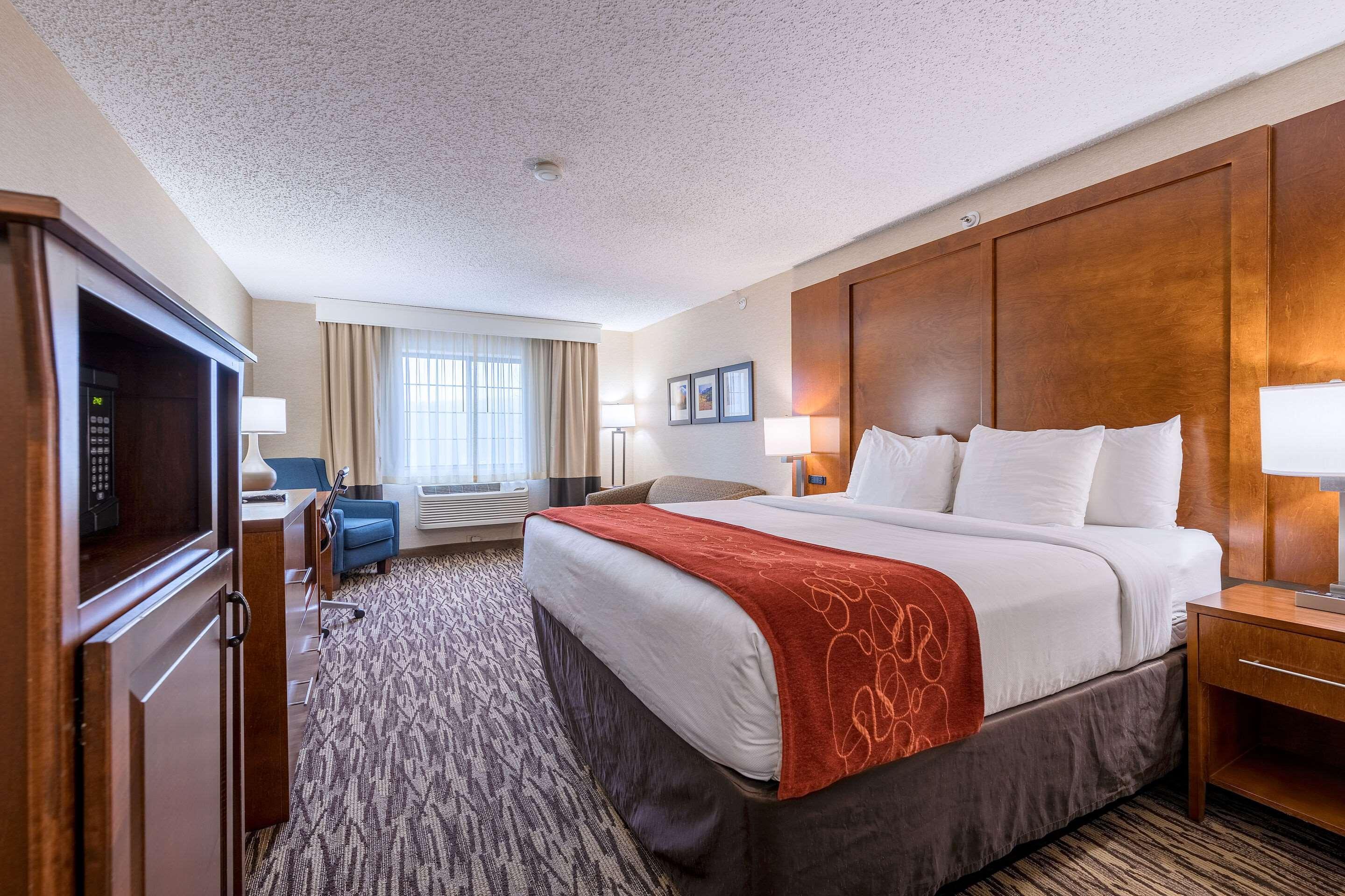 Comfort Suites Golden West On Evergreen Parkway Екстериор снимка