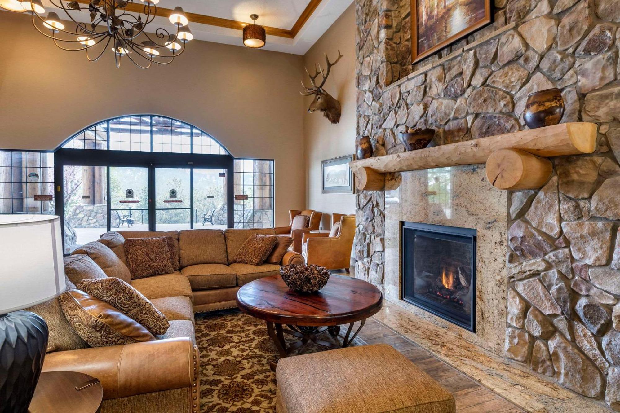 Comfort Suites Golden West On Evergreen Parkway Екстериор снимка