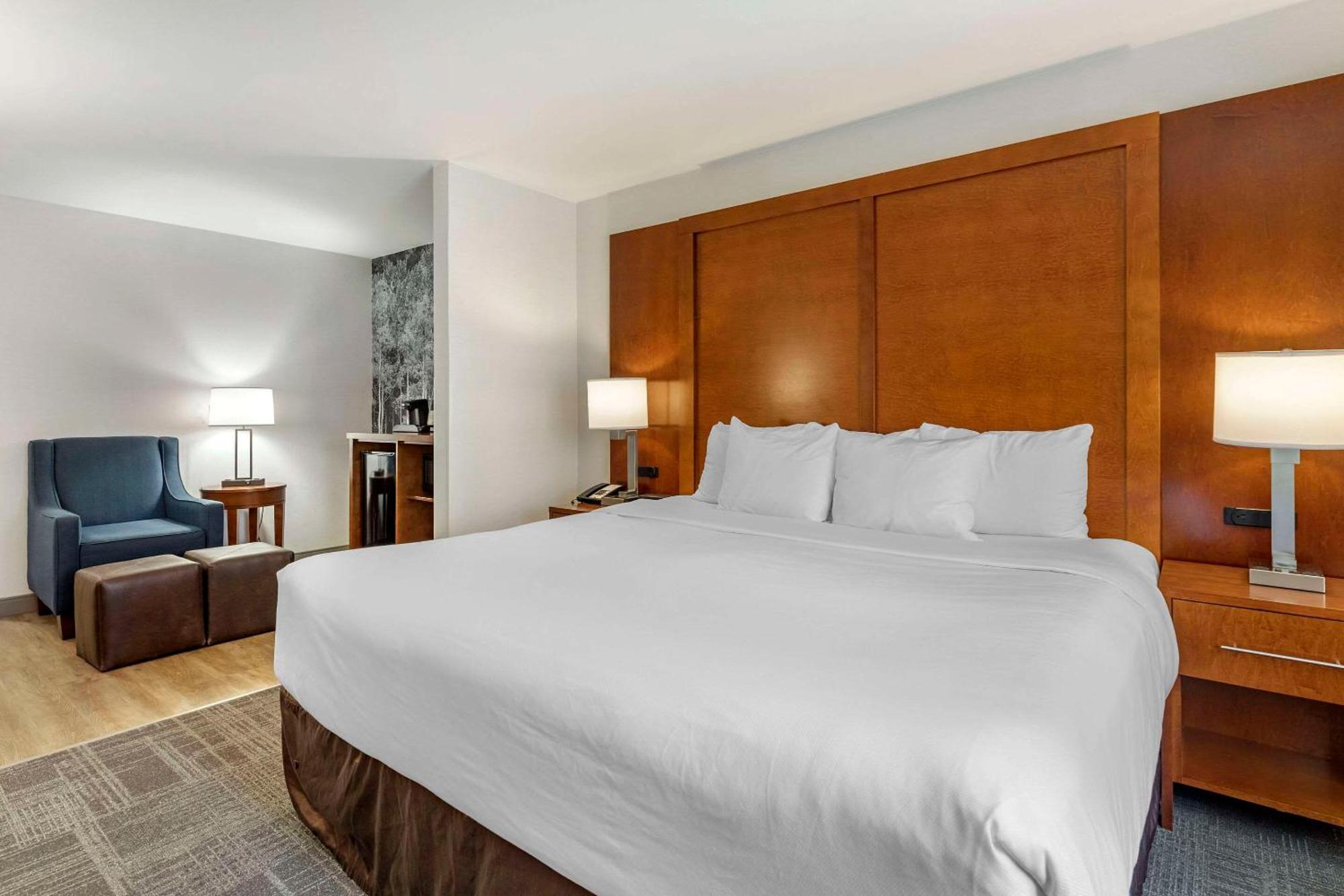 Comfort Suites Golden West On Evergreen Parkway Екстериор снимка