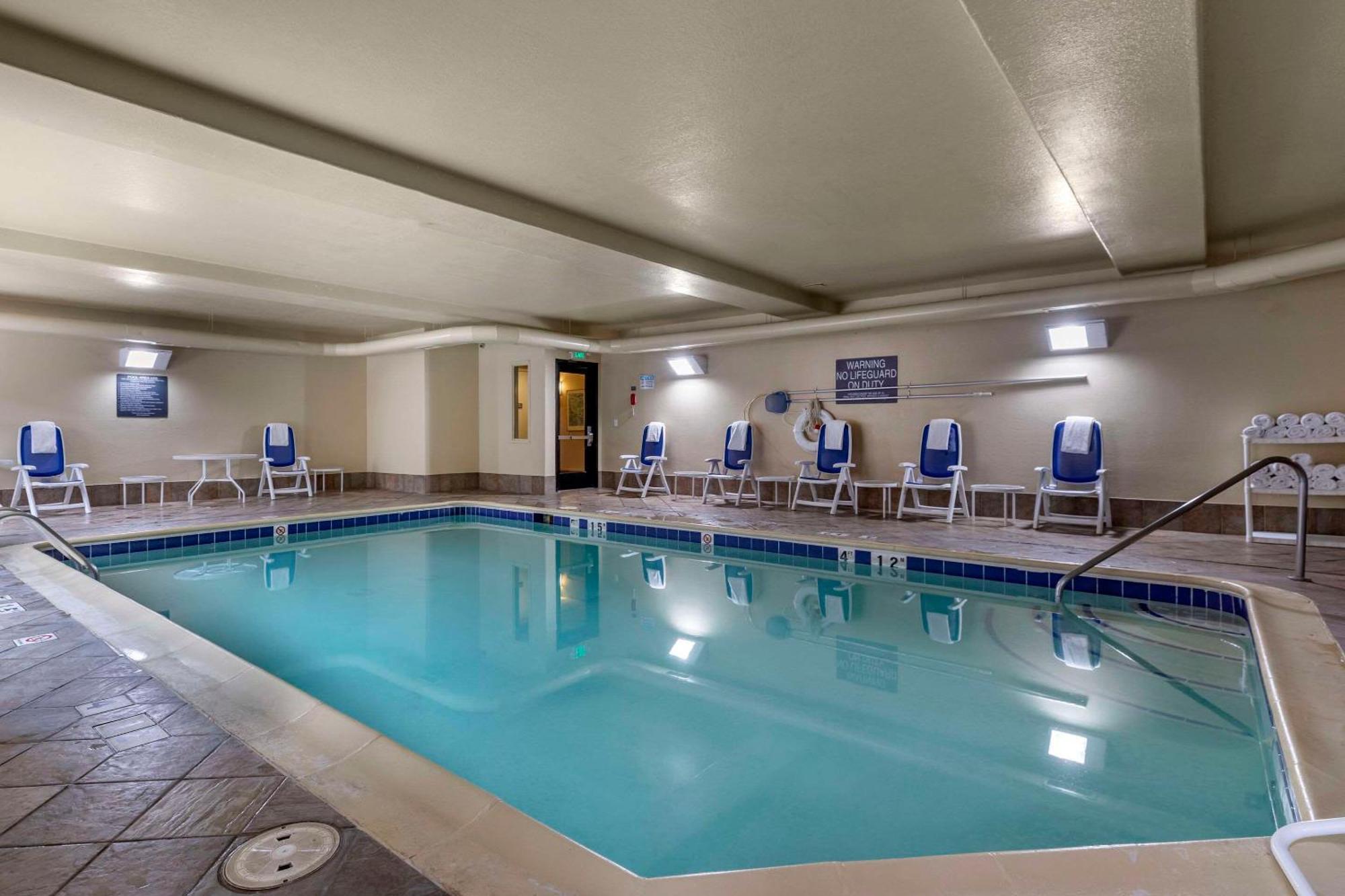 Comfort Suites Golden West On Evergreen Parkway Екстериор снимка